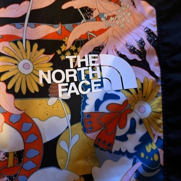 The North Face Women’s Hydrenaline Floral Print Joggers - Picture 4 of 9